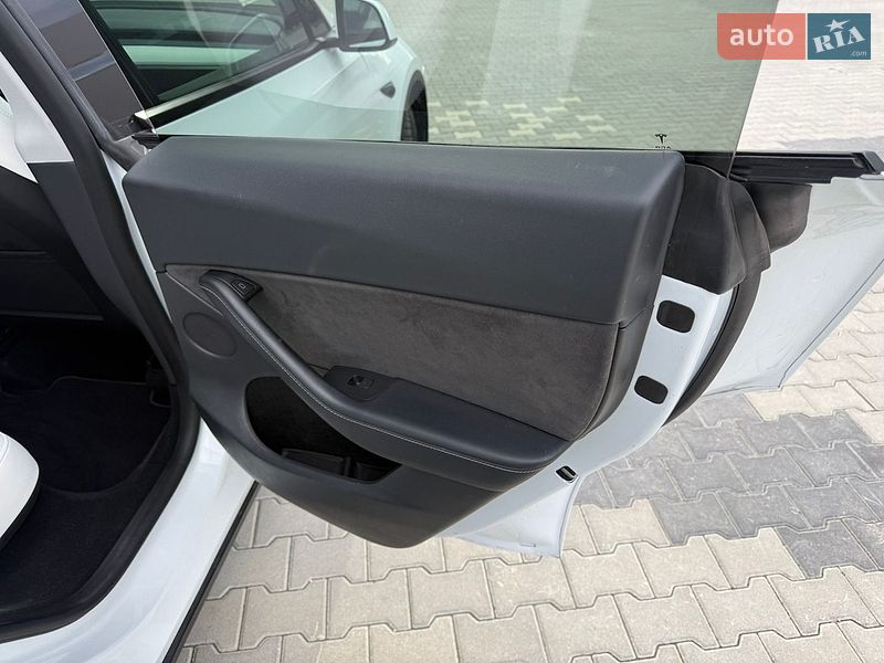 Внедорожник / Кроссовер Tesla Model Y 2023 в Дублянах фото 20 Внедорожник / Кроссовер Tesla Model Y 2023 в Дублянах