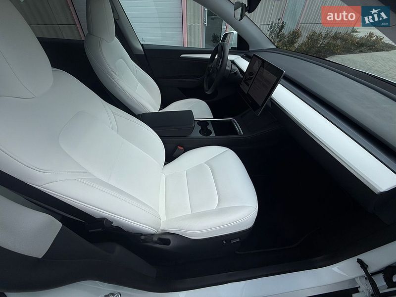 Внедорожник / Кроссовер Tesla Model Y 2023 в Дублянах фото 21 Внедорожник / Кроссовер Tesla Model Y 2023 в Дублянах