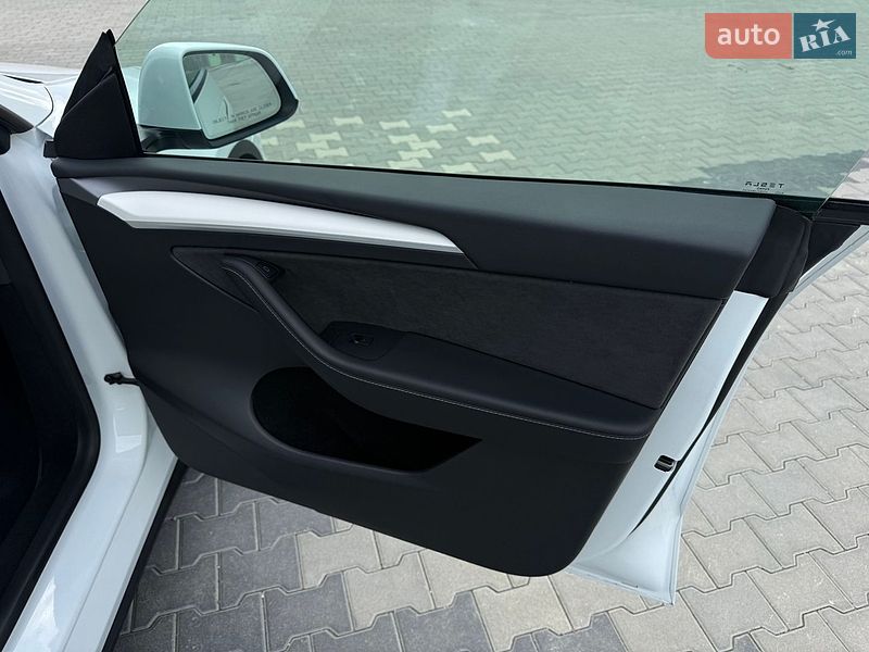 Внедорожник / Кроссовер Tesla Model Y 2023 в Дублянах фото 23 Внедорожник / Кроссовер Tesla Model Y 2023 в Дублянах
