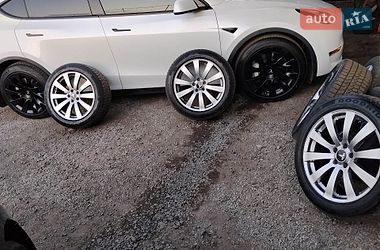Позашляховик / Кросовер Tesla Model Y 2020 в Володимирі