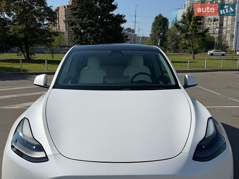 Tesla Model Y 2021