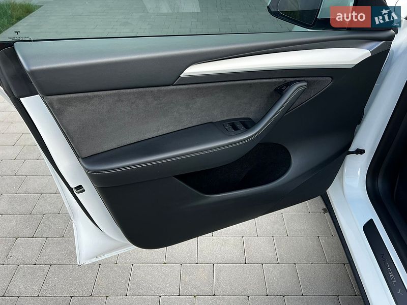 Позашляховик / Кросовер Tesla Model Y 2023 в Луцьку фото 10 Позашляховик / Кросовер Tesla Model Y 2023 в Луцьку