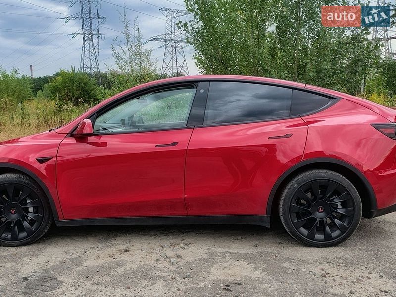 Внедорожник / Кроссовер Tesla Model Y 2021 в Киеве
