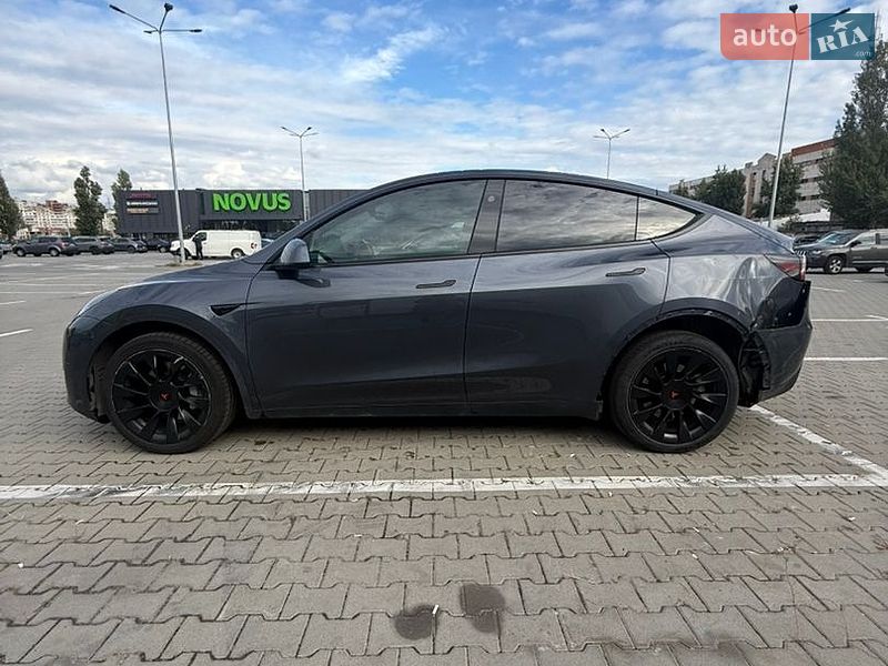 Внедорожник / Кроссовер Tesla Model Y 2023 в Киеве