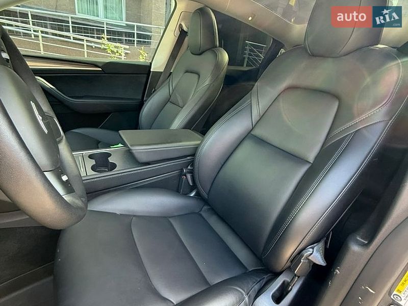 Внедорожник / Кроссовер Tesla Model Y 2023 в Киеве