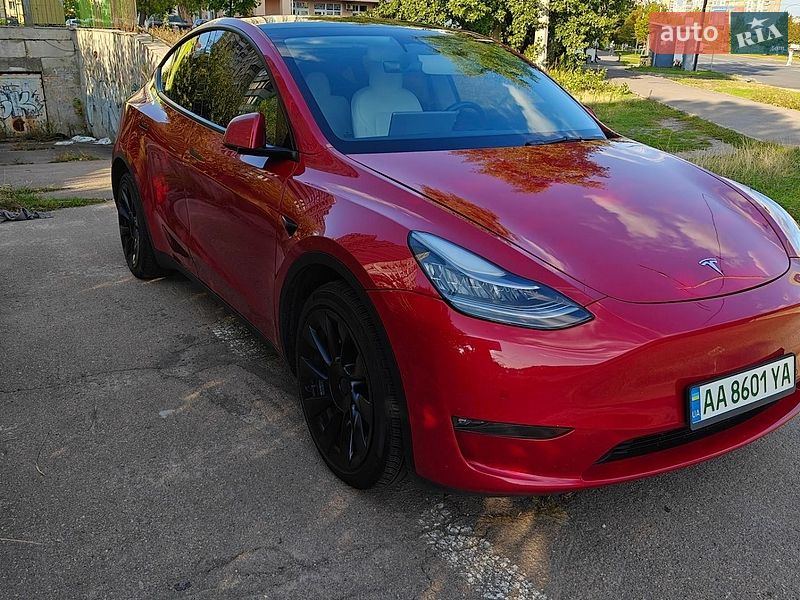 Внедорожник / Кроссовер Tesla Model Y 2020 в Киеве