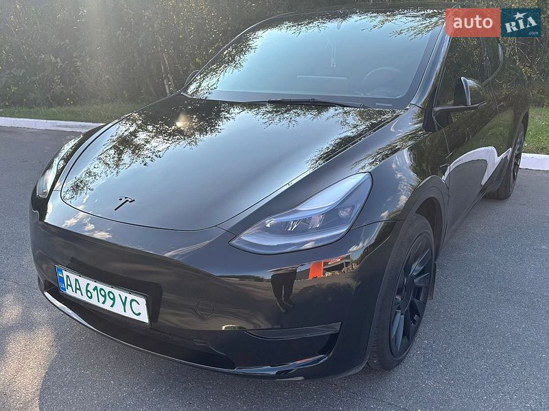 Внедорожник / Кроссовер Tesla Model Y 2024 в Киеве