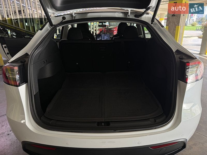 Внедорожник / Кроссовер Tesla Model Y 2020 в Львове