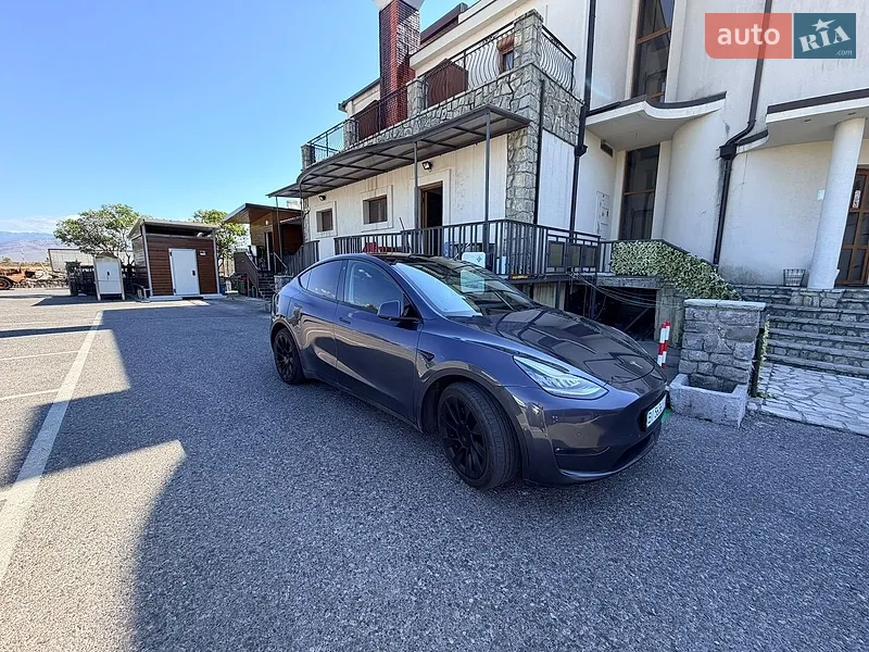 Tesla Model Y 2021