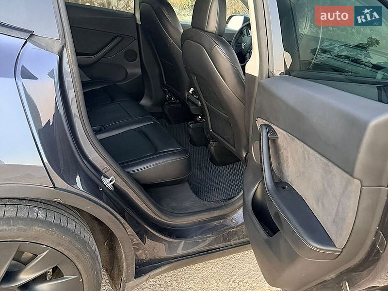 Внедорожник / Кроссовер Tesla Model Y 2021 в Полтаве