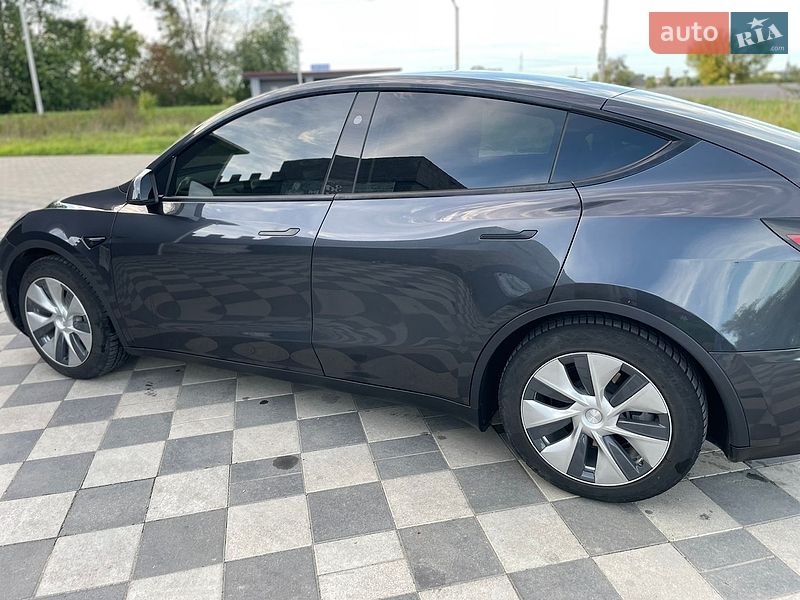 Внедорожник / Кроссовер Tesla Model Y 2024 в Львове