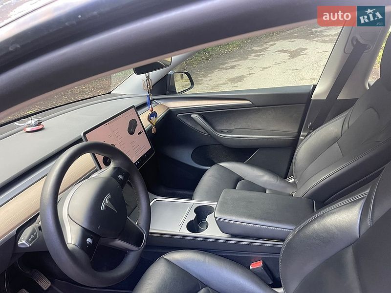 Внедорожник / Кроссовер Tesla Model Y 2024 в Львове