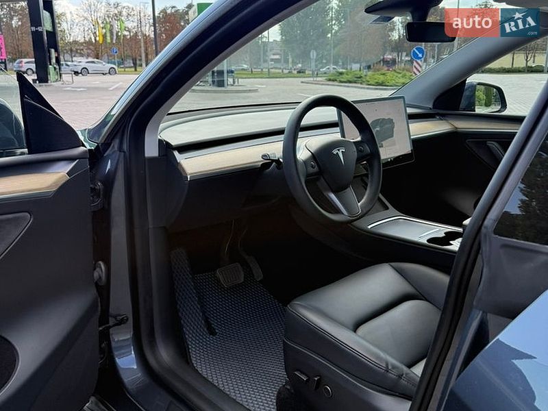 Внедорожник / Кроссовер Tesla Model Y 2022 в Кременчуге