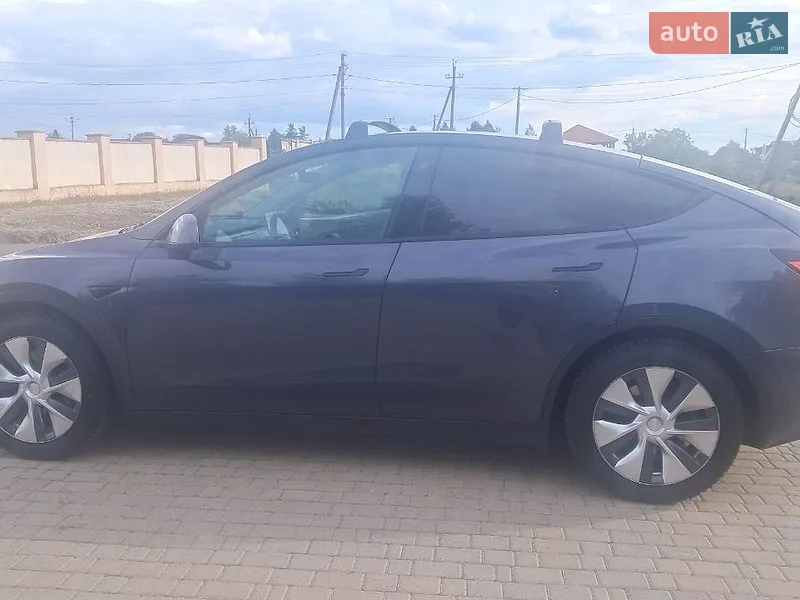 Tesla Model Y 2021
