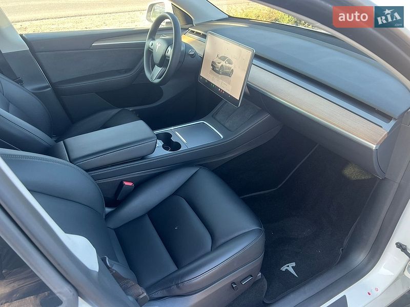 Позашляховик / Кросовер Tesla Model Y 2023 в Києві фото 9 Позашляховик / Кросовер Tesla Model Y 2023 в Києві