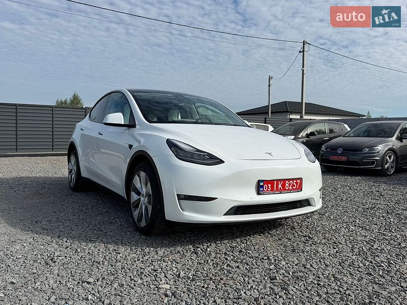 Tesla Model Y 2021
