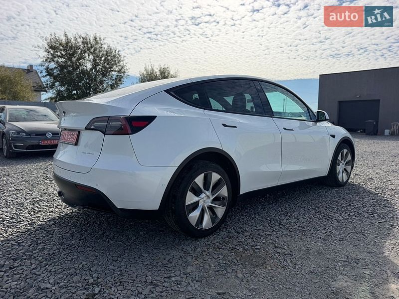 Позашляховик / Кросовер Tesla Model Y 2021 в Рівному