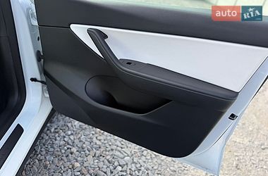 Позашляховик / Кросовер Tesla Model Y 2021 в Рівному