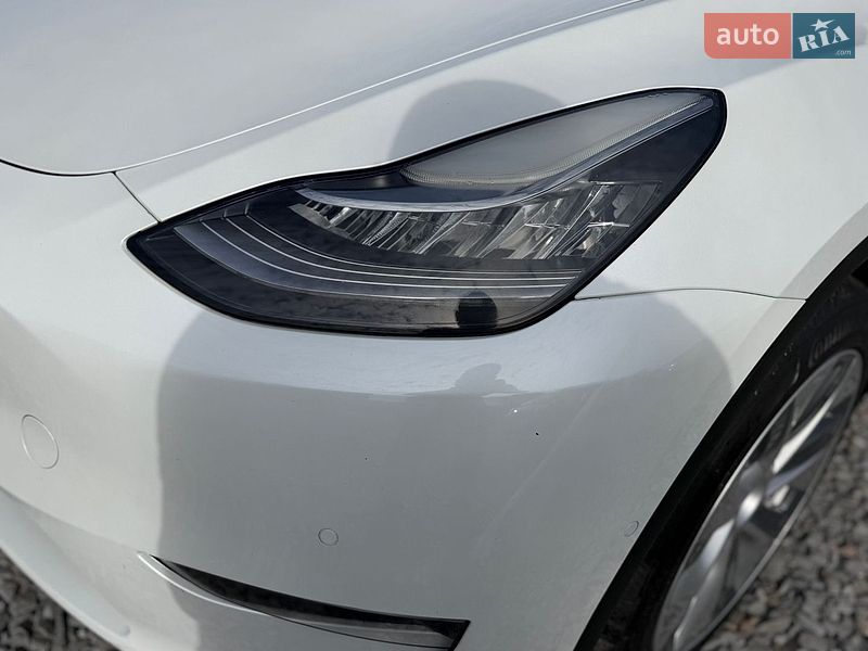 Позашляховик / Кросовер Tesla Model Y 2021 в Рівному