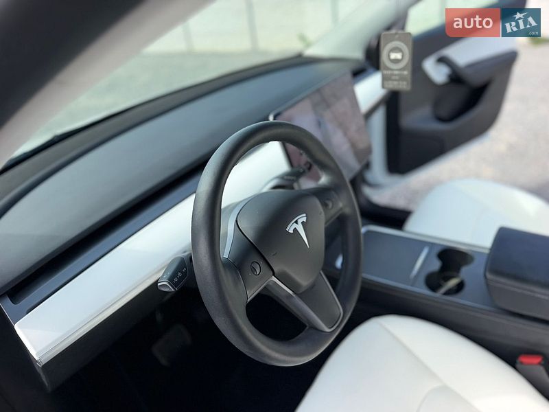 Позашляховик / Кросовер Tesla Model Y 2021 в Рівному
