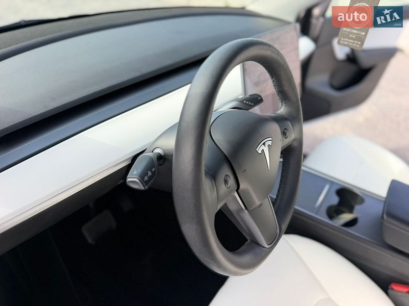 Позашляховик / Кросовер Tesla Model Y 2021 в Рівному