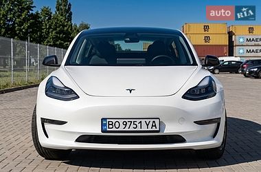 Позашляховик / Кросовер Tesla Model Y 2023 в Тернополі фото Позашляховик / Кросовер Tesla Model Y 2023 в Тернополі