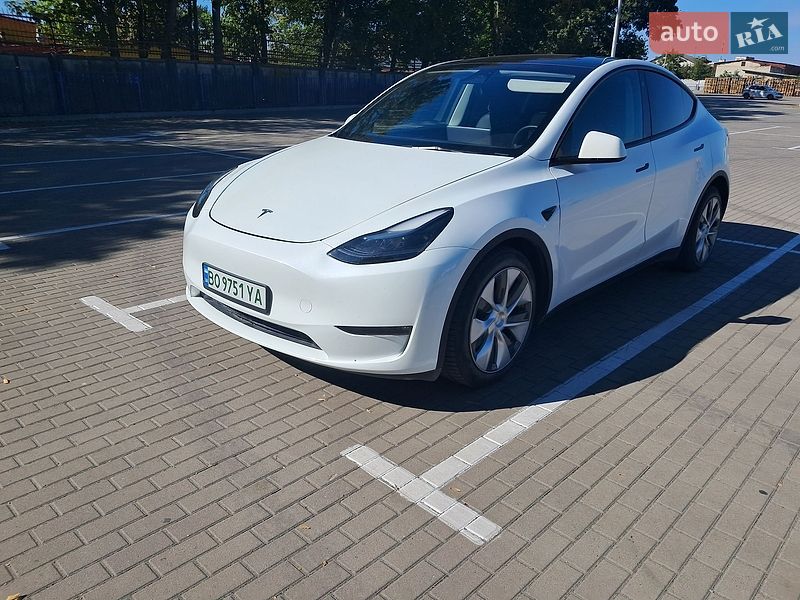 Позашляховик / Кросовер Tesla Model Y 2023 в Тернополі фото 4 Позашляховик / Кросовер Tesla Model Y 2023 в Тернополі