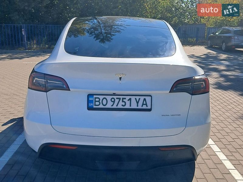 Позашляховик / Кросовер Tesla Model Y 2023 в Тернополі фото 8 Позашляховик / Кросовер Tesla Model Y 2023 в Тернополі