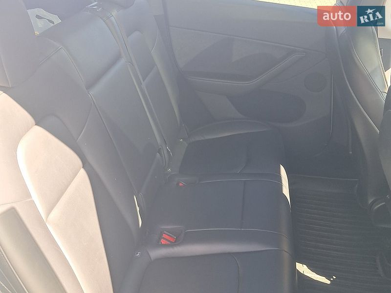 Позашляховик / Кросовер Tesla Model Y 2023 в Тернополі фото 12 Позашляховик / Кросовер Tesla Model Y 2023 в Тернополі