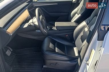 Позашляховик / Кросовер Tesla Model Y 2023 в Тернополі фото 16 Позашляховик / Кросовер Tesla Model Y 2023 в Тернополі