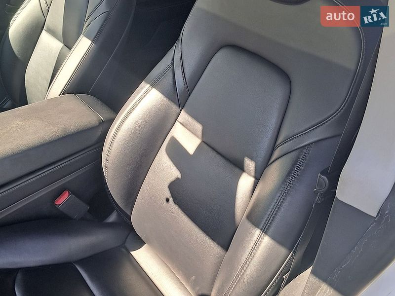 Позашляховик / Кросовер Tesla Model Y 2023 в Тернополі фото 18 Позашляховик / Кросовер Tesla Model Y 2023 в Тернополі