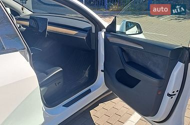 Позашляховик / Кросовер Tesla Model Y 2023 в Тернополі фото 19 Позашляховик / Кросовер Tesla Model Y 2023 в Тернополі