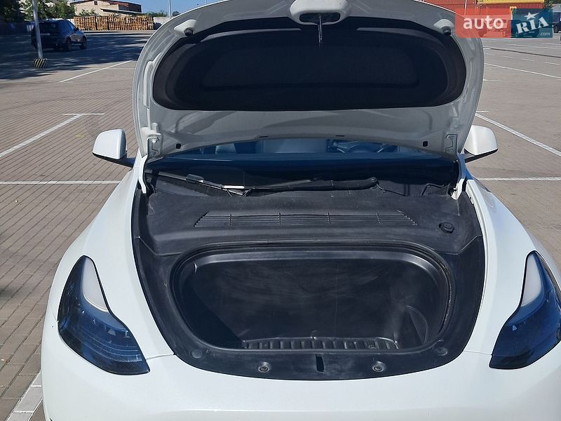 Позашляховик / Кросовер Tesla Model Y 2023 в Тернополі фото 21 Позашляховик / Кросовер Tesla Model Y 2023 в Тернополі