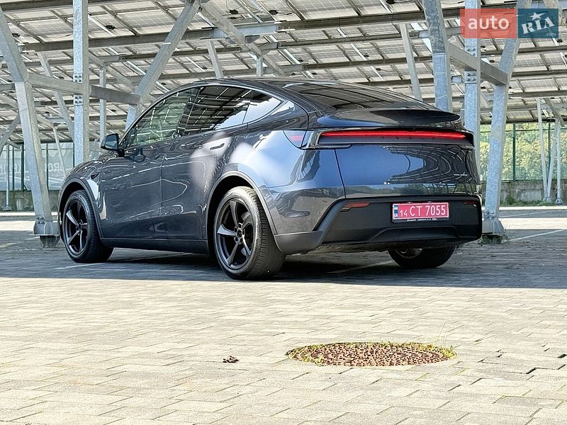 Позашляховик / Кросовер Tesla Model Y 2025 в Львові