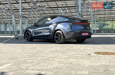 Позашляховик / Кросовер Tesla Model Y 2025 в Львові