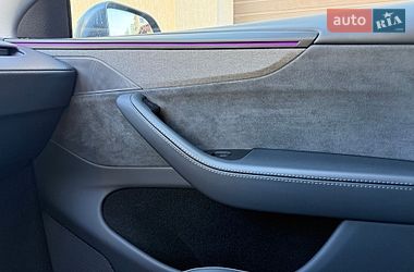 Позашляховик / Кросовер Tesla Model Y 2025 в Львові