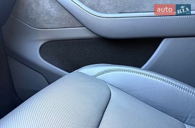 Позашляховик / Кросовер Tesla Model Y 2025 в Львові