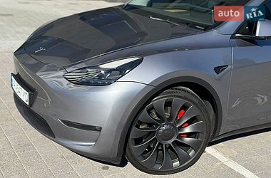 Позашляховик / Кросовер Tesla Model Y 2023 в Києві фото 2 Позашляховик / Кросовер Tesla Model Y 2023 в Києві