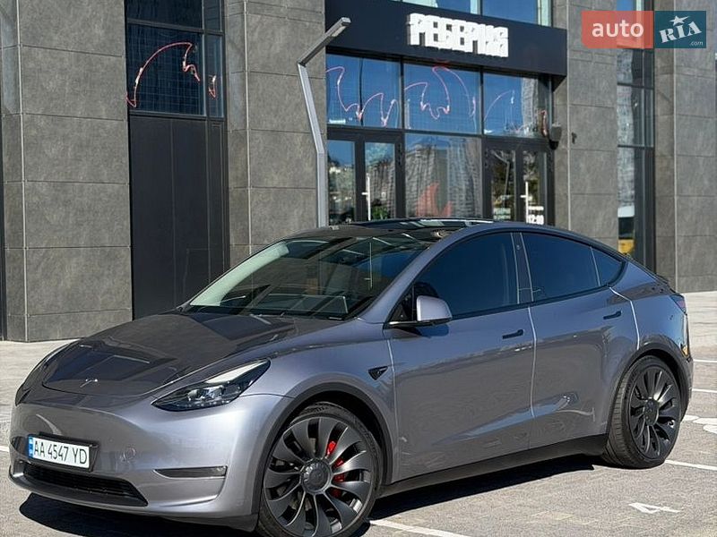 Позашляховик / Кросовер Tesla Model Y 2023 в Києві фото 4 Позашляховик / Кросовер Tesla Model Y 2023 в Києві