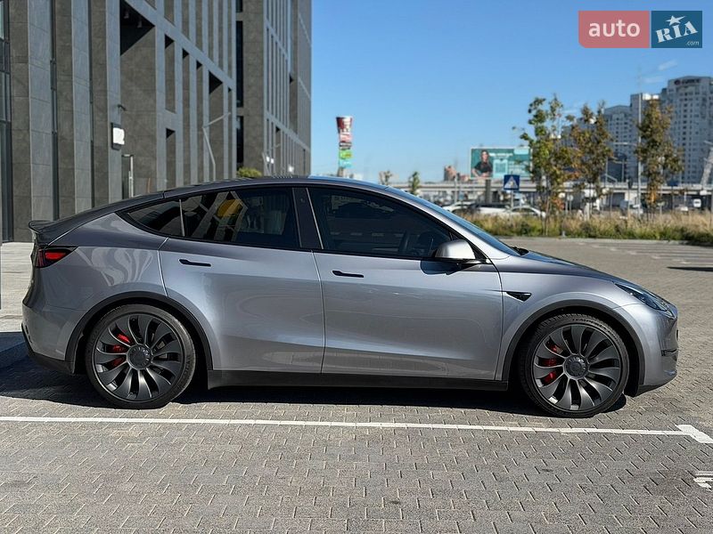 Позашляховик / Кросовер Tesla Model Y 2023 в Києві фото 9 Позашляховик / Кросовер Tesla Model Y 2023 в Києві
