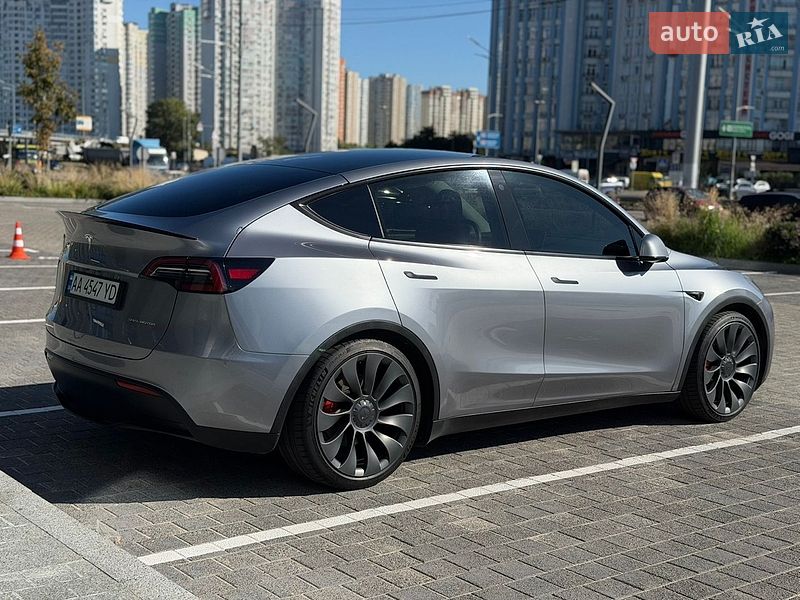 Позашляховик / Кросовер Tesla Model Y 2023 в Києві фото 10 Позашляховик / Кросовер Tesla Model Y 2023 в Києві