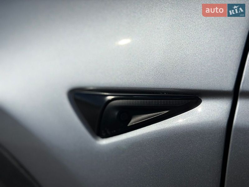 Позашляховик / Кросовер Tesla Model Y 2023 в Києві фото 16 Позашляховик / Кросовер Tesla Model Y 2023 в Києві
