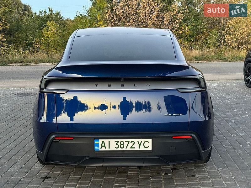 Позашляховик / Кросовер Tesla Model Y 2025 в Києві