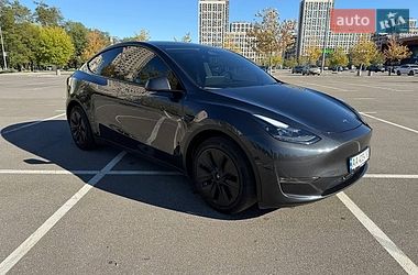 Внедорожник / Кроссовер Tesla Model Y 2024 в Киеве