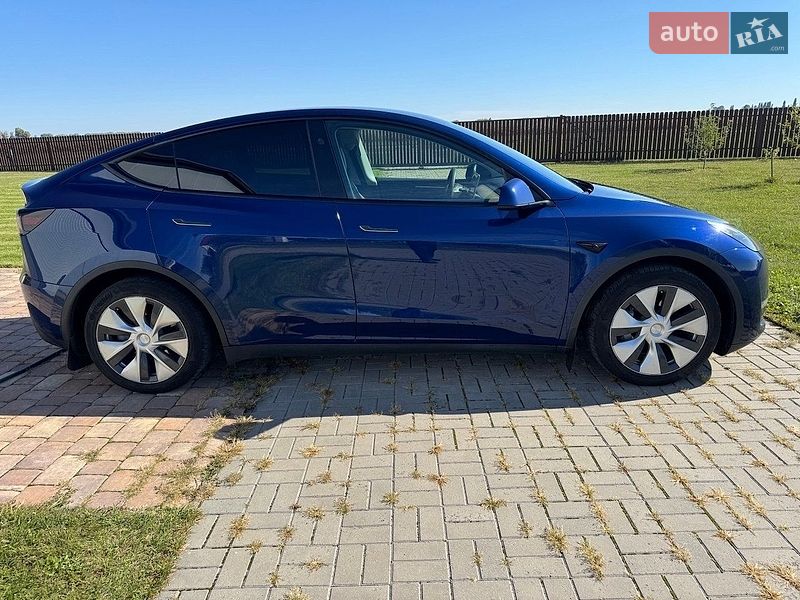 Позашляховик / Кросовер Tesla Model Y 2023 в Києві
