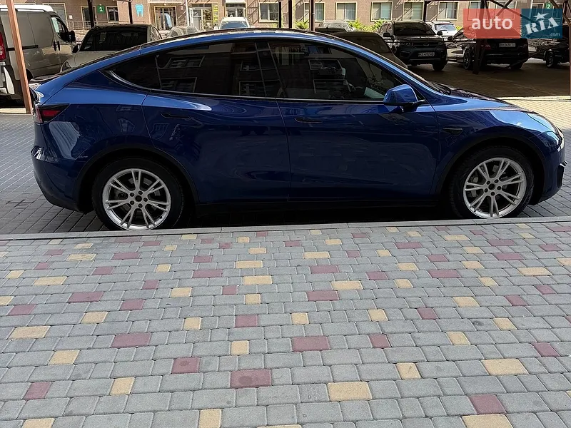 Tesla Model Y 2020