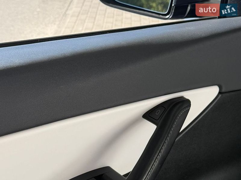 Позашляховик / Кросовер Tesla Model Y 2021 в Києві