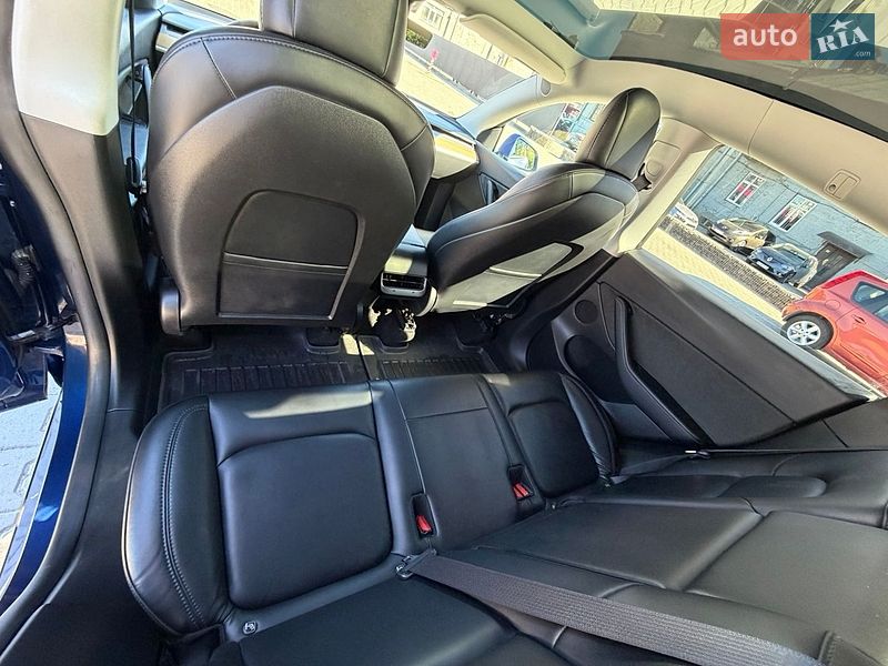 Внедорожник / Кроссовер Tesla Model Y 2021 в Львове