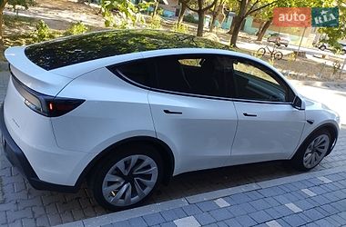 Позашляховик / Кросовер Tesla Model Y 2026 в Ужгороді