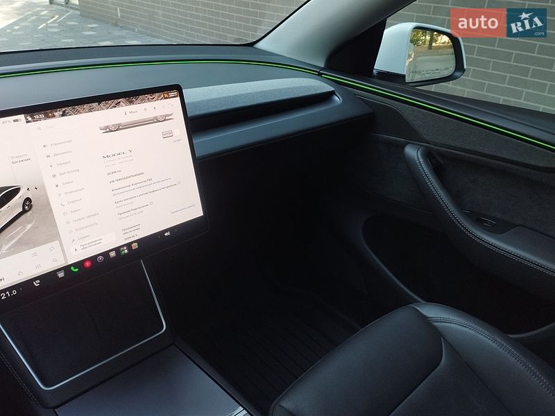 Позашляховик / Кросовер Tesla Model Y 2026 в Ужгороді